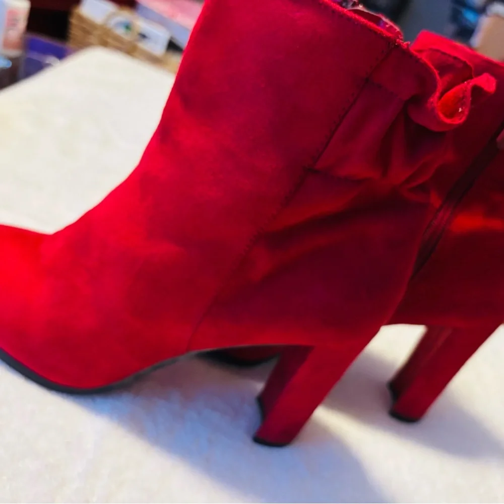 BRAND NEW Stylish Ankle Boots By ANYTHING BUT MONDAY - Size 9 1/2 M. Box 4 - Picture 3 of 7